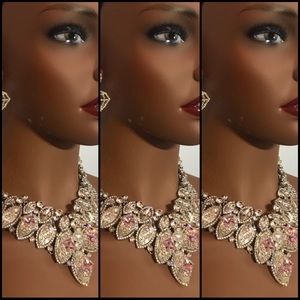 Crystal and pink colors Necklace! One left!